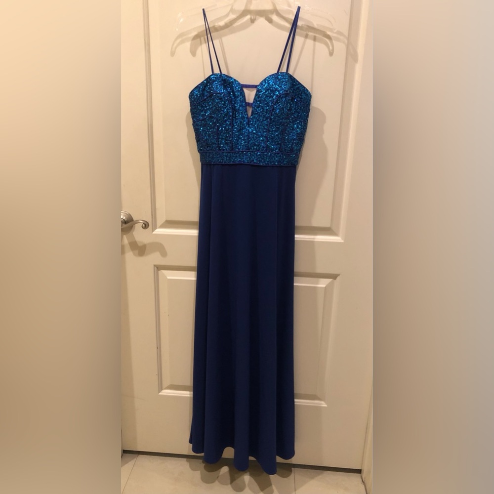 Blue Long Dress size 6, Aidan Mattox Sequined, prom, Formal, sleeveless.